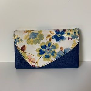 Vintage Floral Clutch